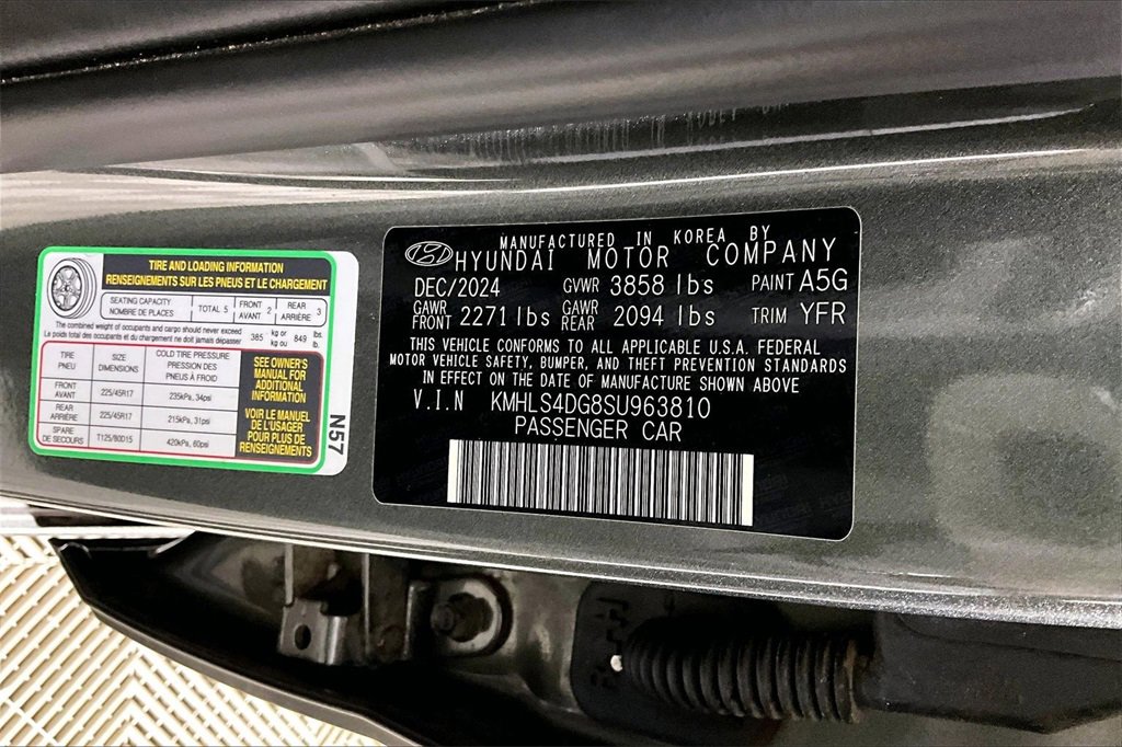 Used 2025 Hyundai Elantra SEL image 26