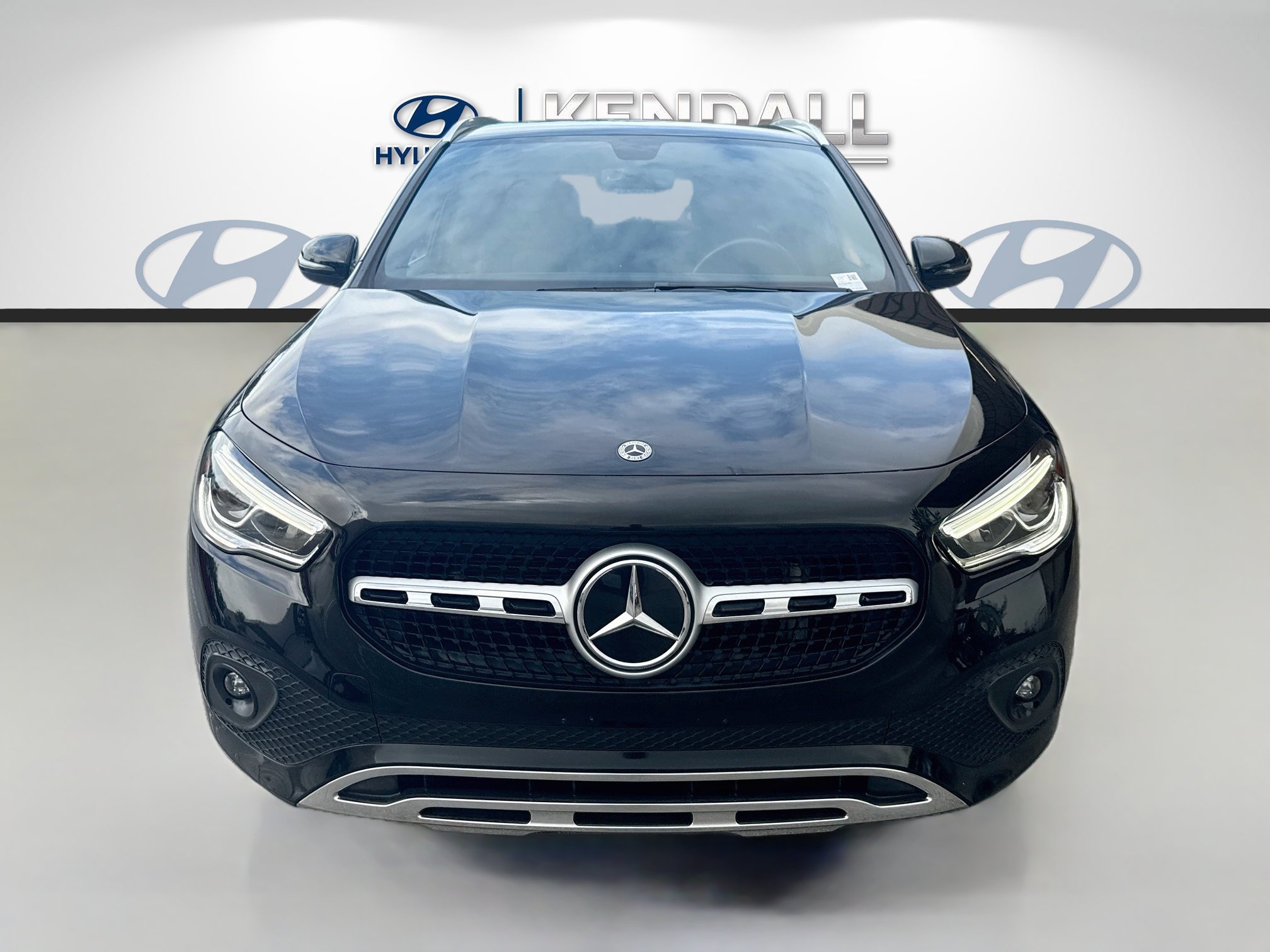 Used 2023 Mercedes-Benz GLA 250 w/ Premium Package image 2