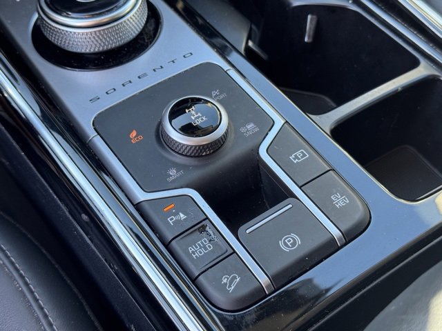 Certified 2022 Kia Sorento SX image 25