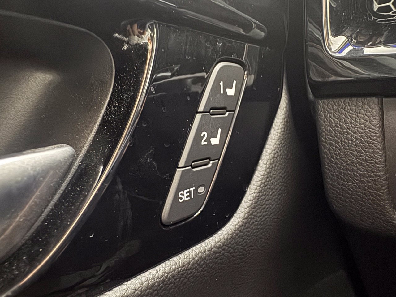 Used 2023 Honda CR-V EX-L image 25