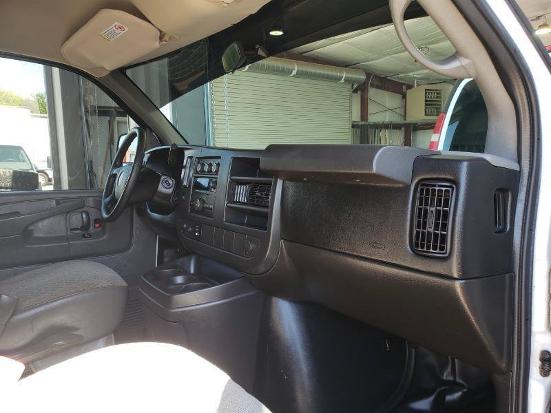 Used 2014 GMC Savana 2500 RWD image 12
