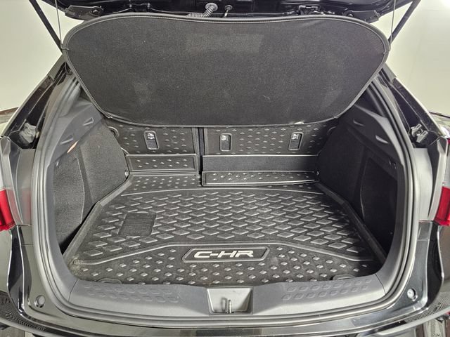 Used 2019 Toyota C-HR LE FWD image 11