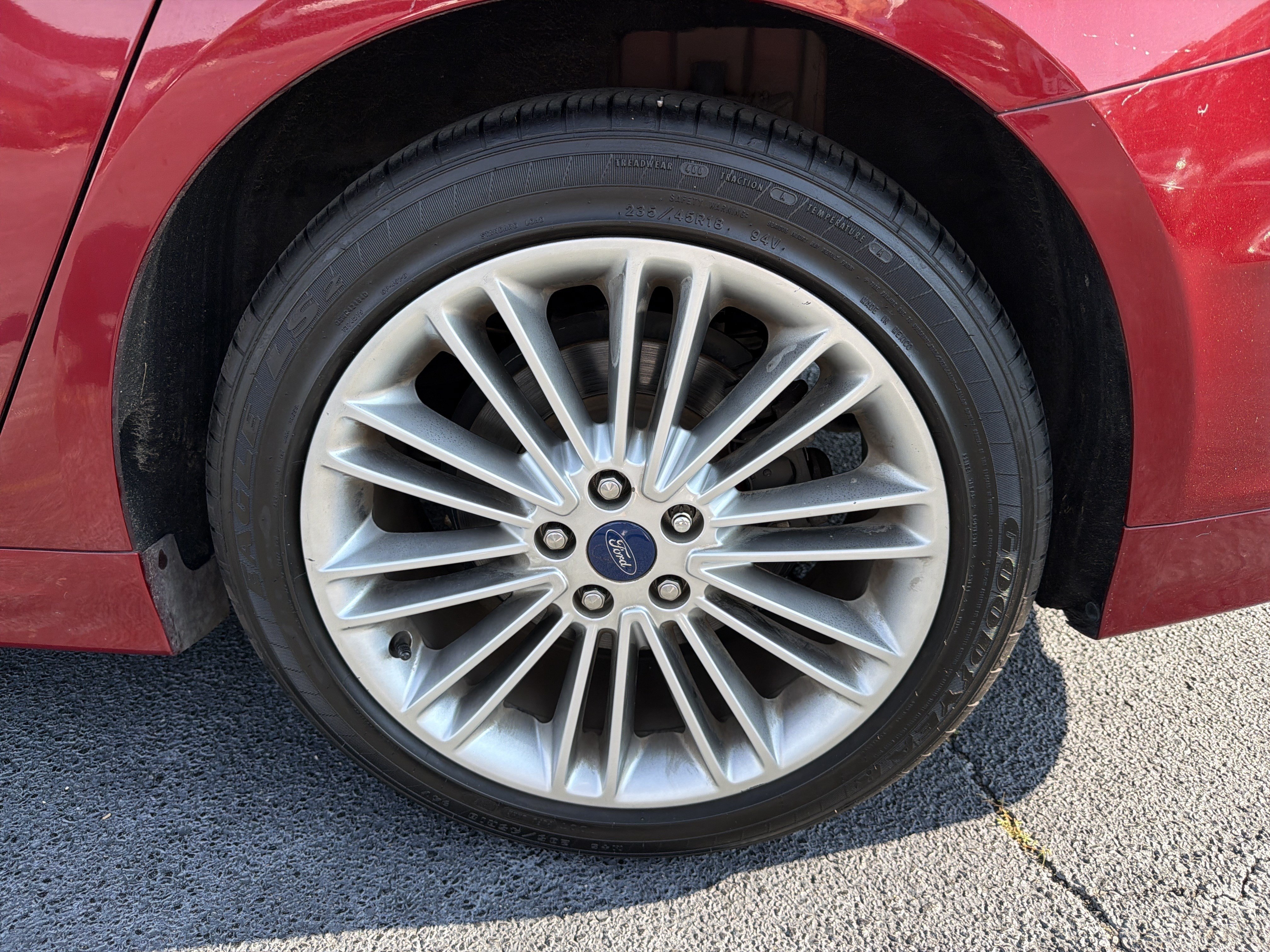 Used 2015 Ford Fusion SE w/ Equipment Group 202A FWD image 17