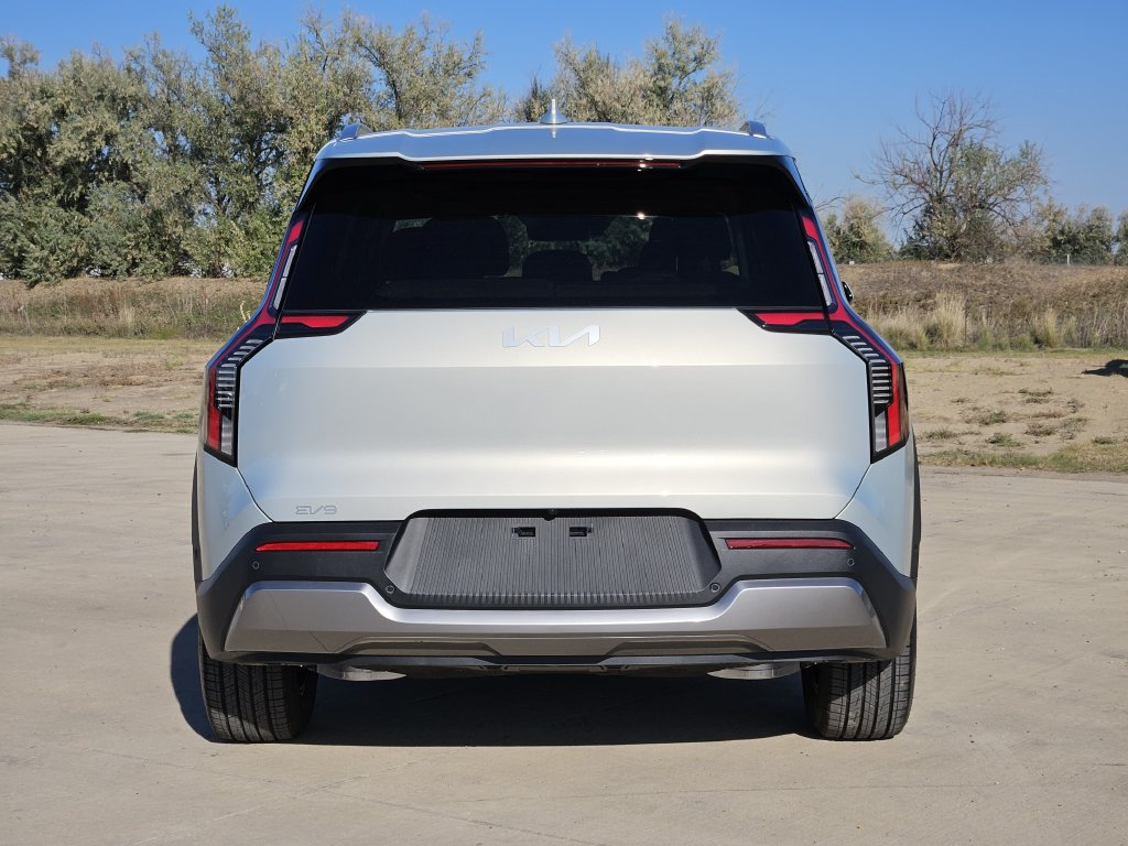 New 2026 Kia EV9 Wind AWD/4WD image 6