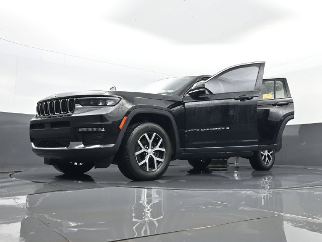 Used 2023 Jeep Grand Cherokee L Limited AWD/4WD image 38