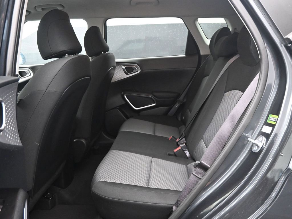 Used 2025 Kia Soul LX w/ LX Technology Package image 18