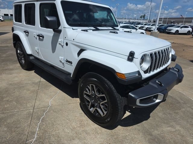 Used 2026 Jeep Wrangler Unlimited Sahara AWD/4WD image 5