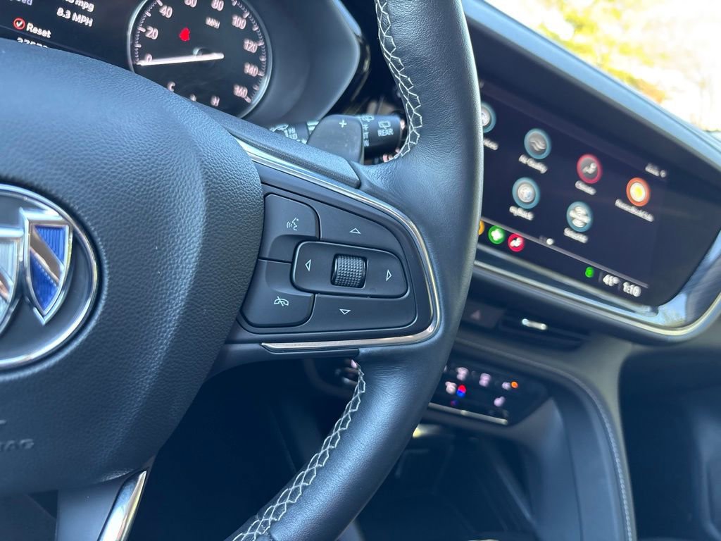 Used 2023 Buick Envision Essence image 30