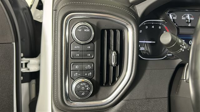 Used 2023 GMC Sierra 3500 SLT w/ SLT Premium Package AWD/4WD image 19