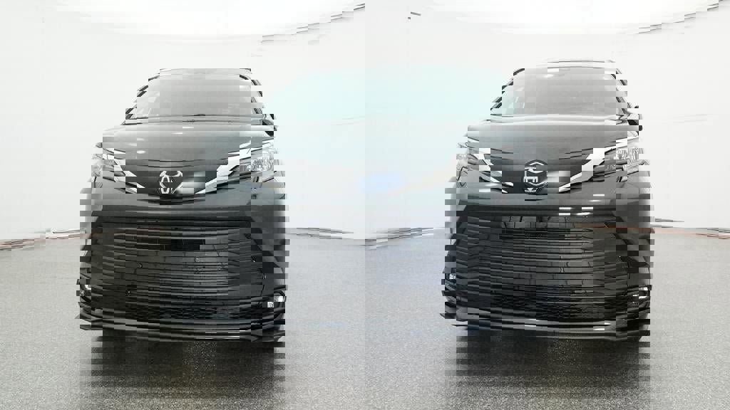New 2026 Toyota Sienna XLE image 31