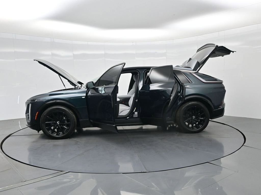 Used 2024 Cadillac Lyriq Sport image 33