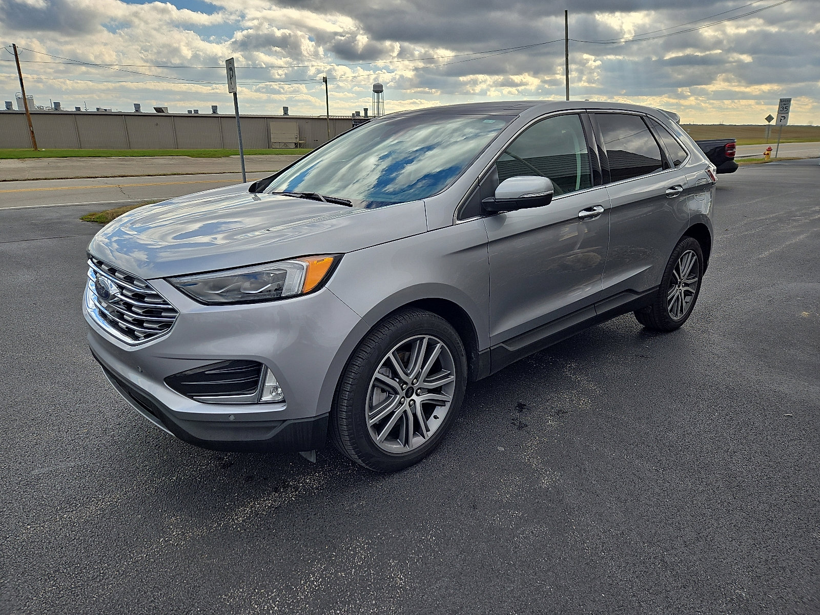 Certified 2024 Ford Edge Titanium w/ Equipment Group 301A image 8