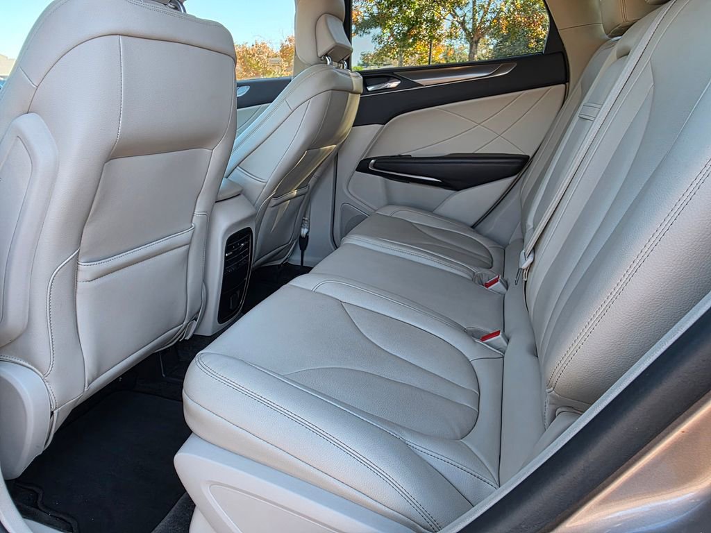 Used 2018 Lincoln MKC Premiere image 27