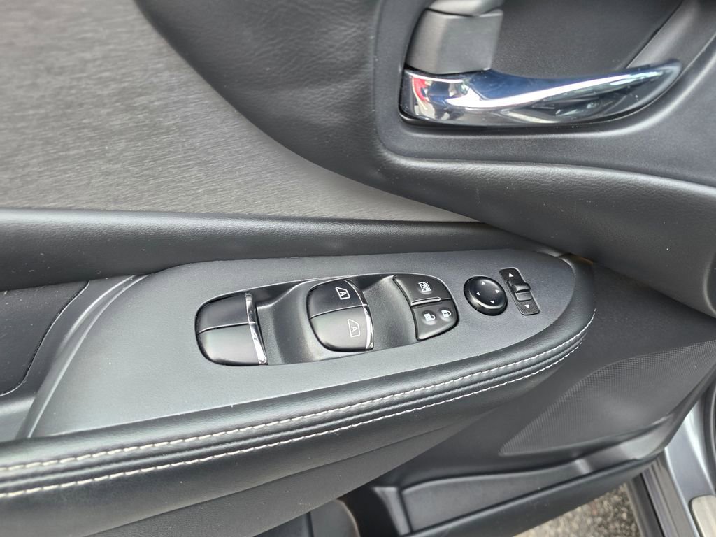 Used 2020 Nissan Murano SL w/ Moonroof Package AWD/4WD image 18