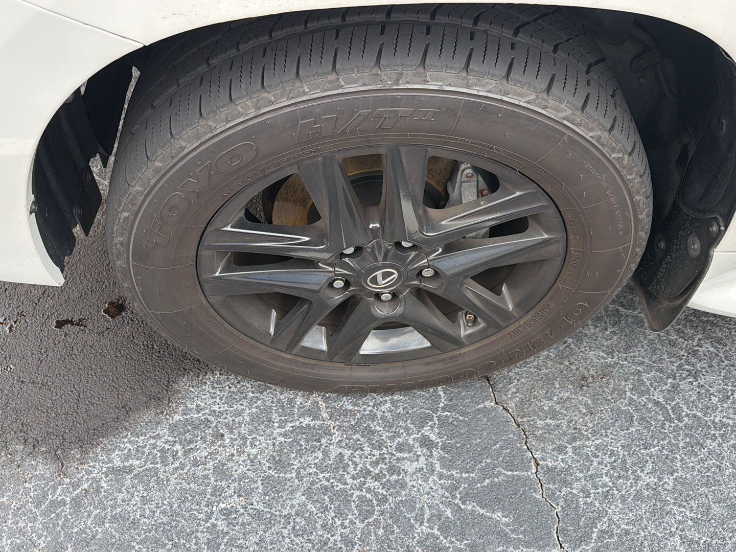 Used 2013 Lexus LX 570 4WD w/ Luxury Pkg image 7