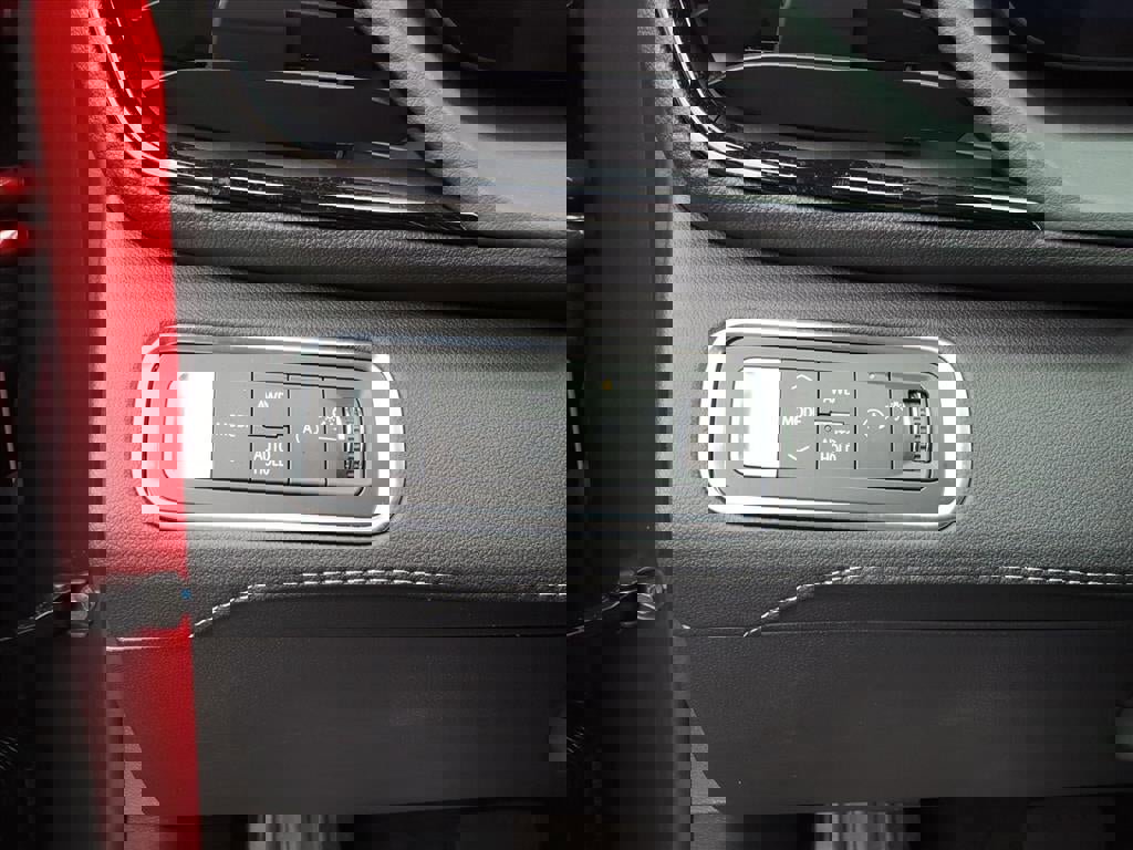 Used 2025 Buick Enclave Avenir w/ Super Cruise Package image 13