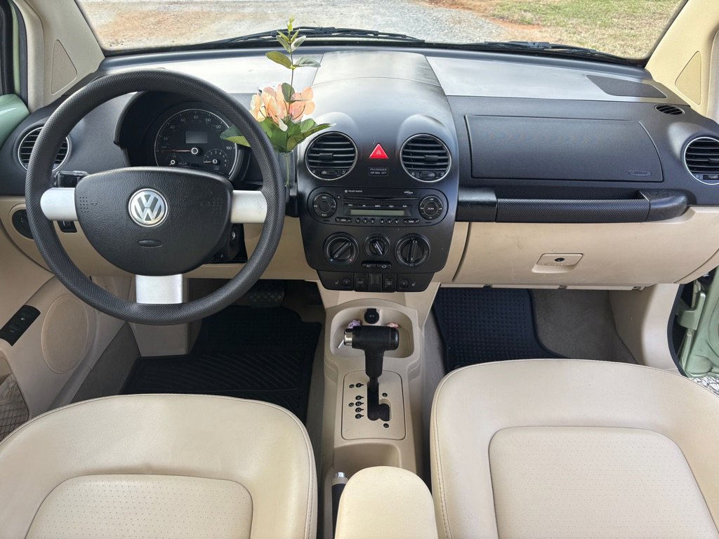 Used 2006 Volkswagen Beetle 2.5L OPTION PACKAGE 1 image 4