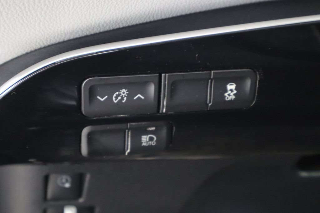 Used 2017 Toyota Prius Prime Premium FWD image 19