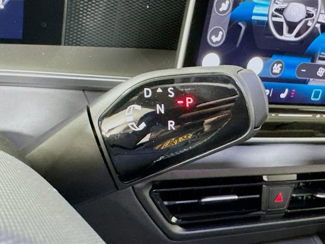 New 2026 Volkswagen Tiguan SE image 10