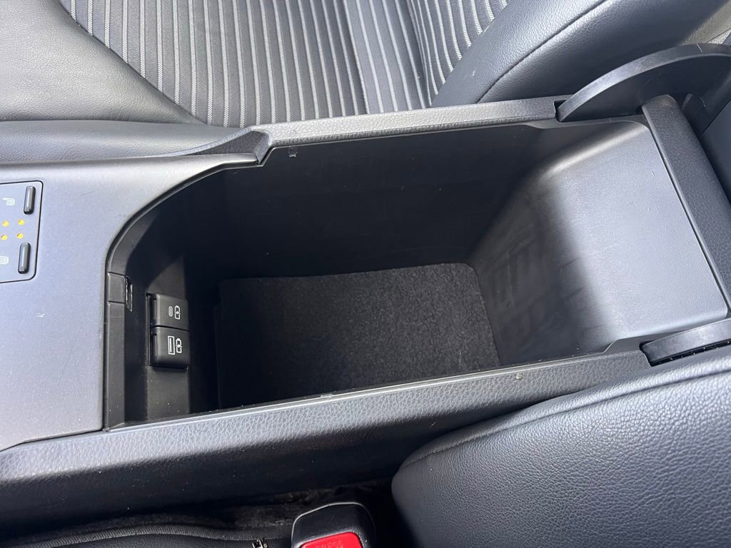 Used 2024 Toyota Camry SE w/ Cold Weather Package image 32