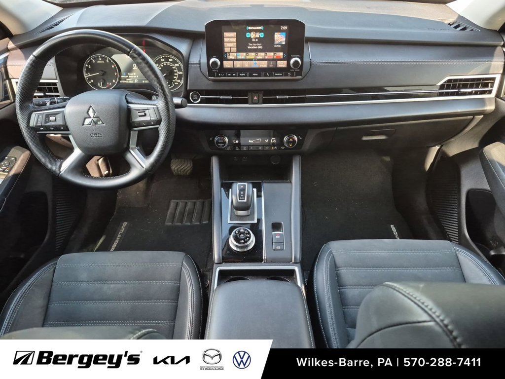 Used 2023 Mitsubishi Outlander SE AWD/4WD image 36