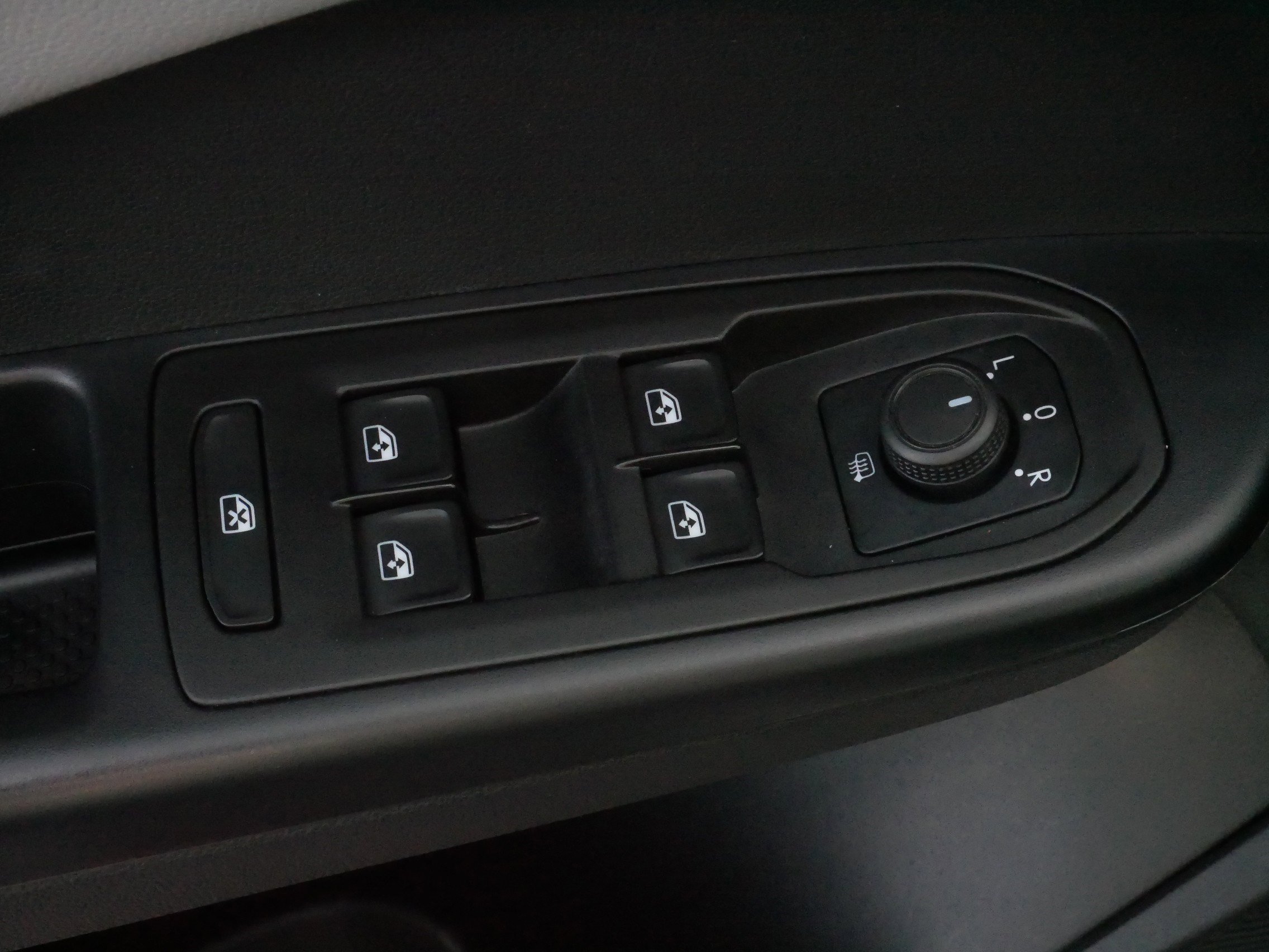 Certified 2023 Volkswagen Taos SEL image 19