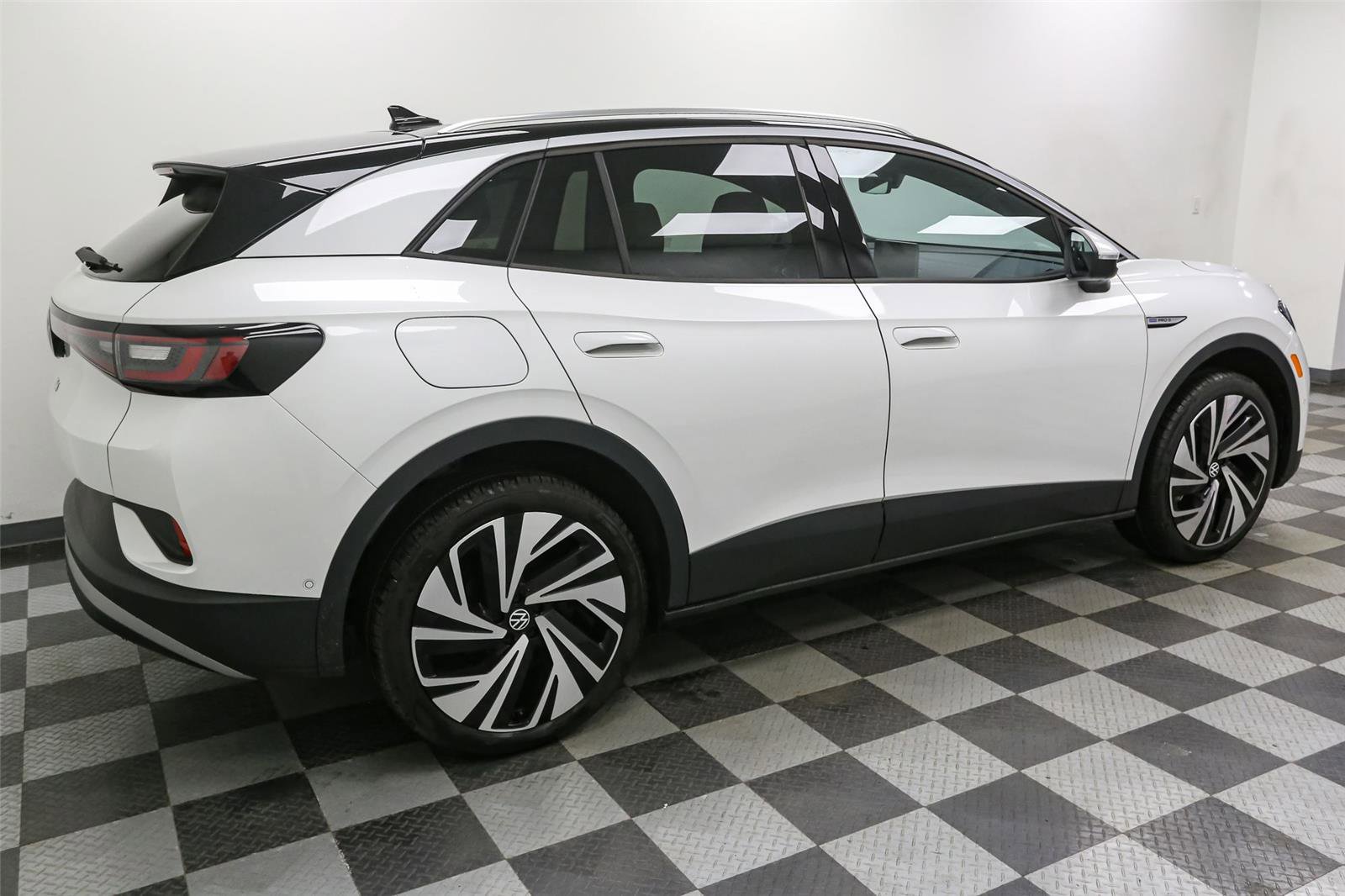 New 2025 Volkswagen ID.4 Pro S Plus AWD/4WD image 9
