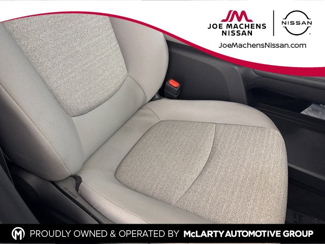 Used 2025 Toyota Sienna LE image 26