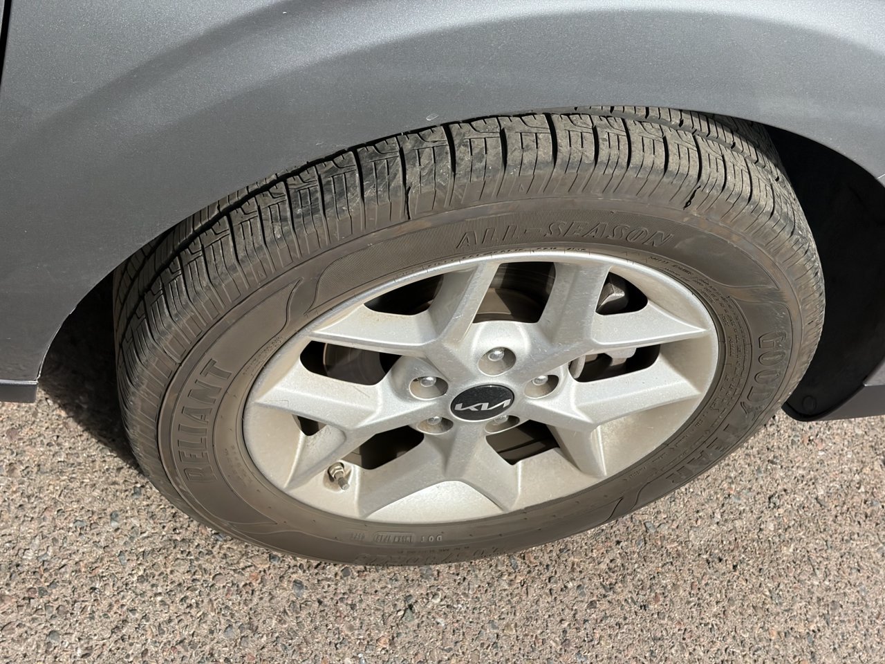Certified 2025 Kia Soul LX w/ LX Technology Package FWD image 13