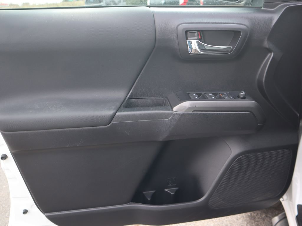 Used 2020 Toyota Tacoma TRD Sport image 15