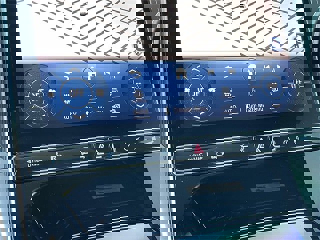 Used 2024 Mercedes-Benz C 300 4MATIC Sedan image 19