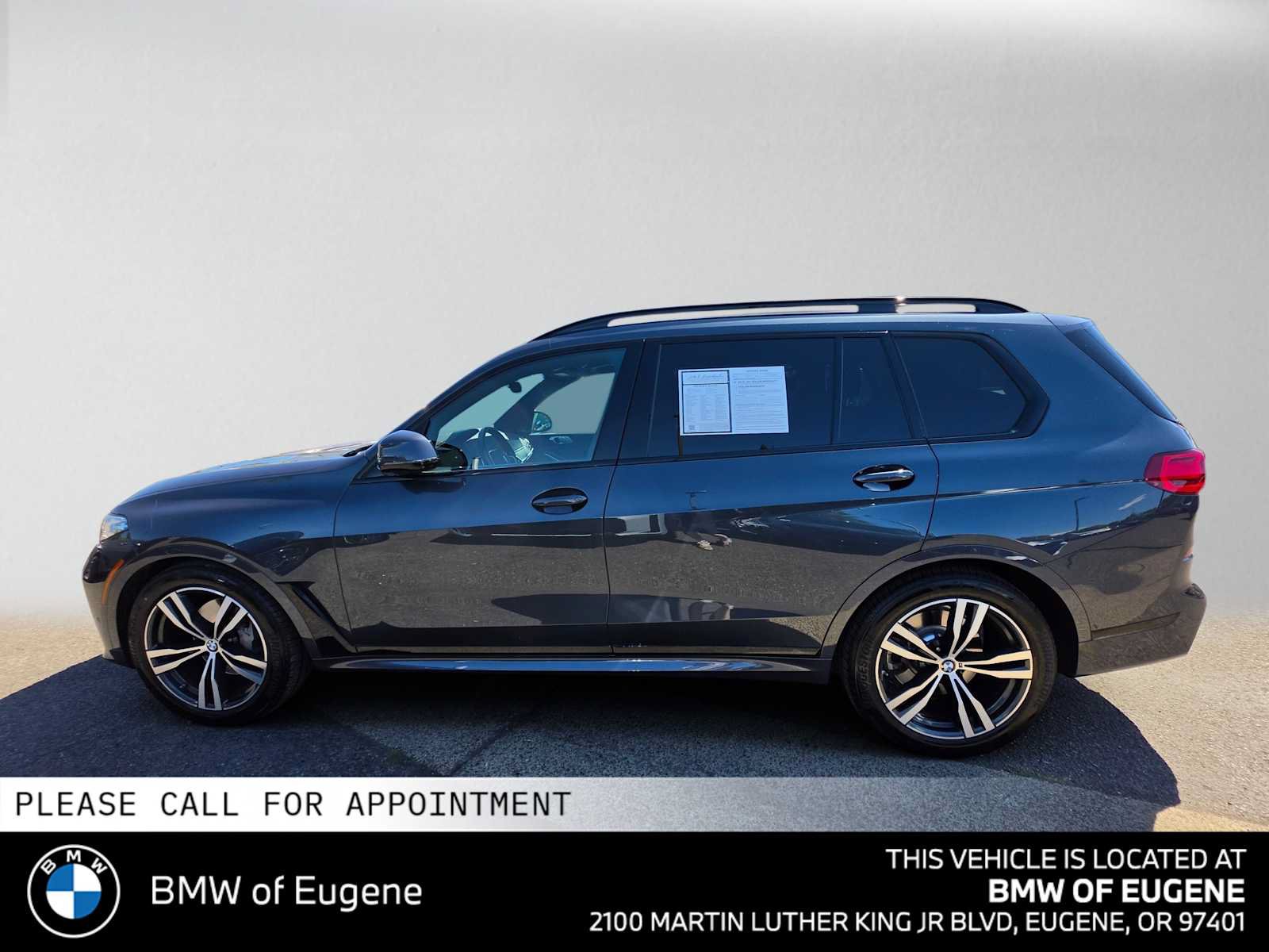 Used 2022 BMW X7 xDrive40i w/ M Sport Package AWD/4WD image 6