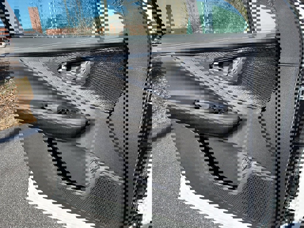 New 2026 Chevrolet Blazer EV LT image 9