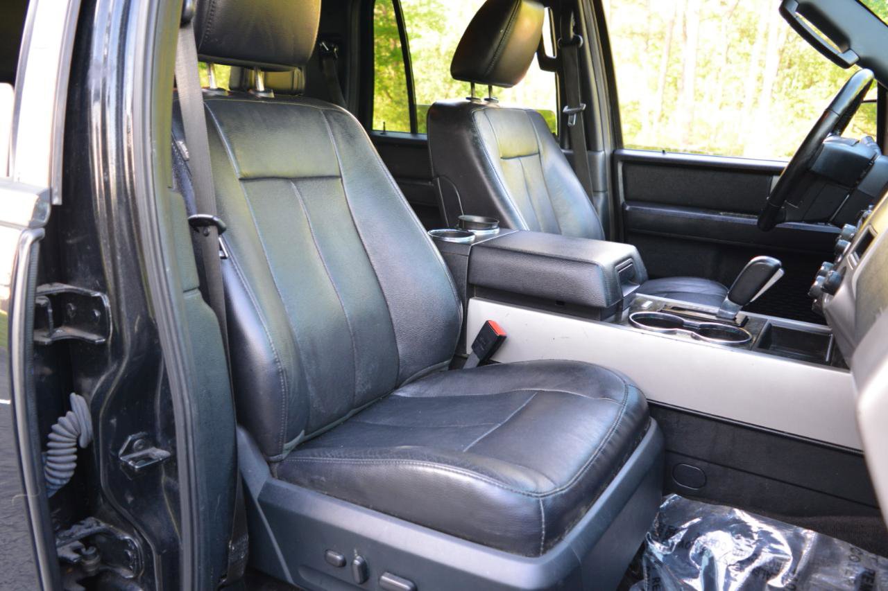 Used 2015 Ford Expedition Limited w/ Equipment Group 301A AWD/4WD image 22