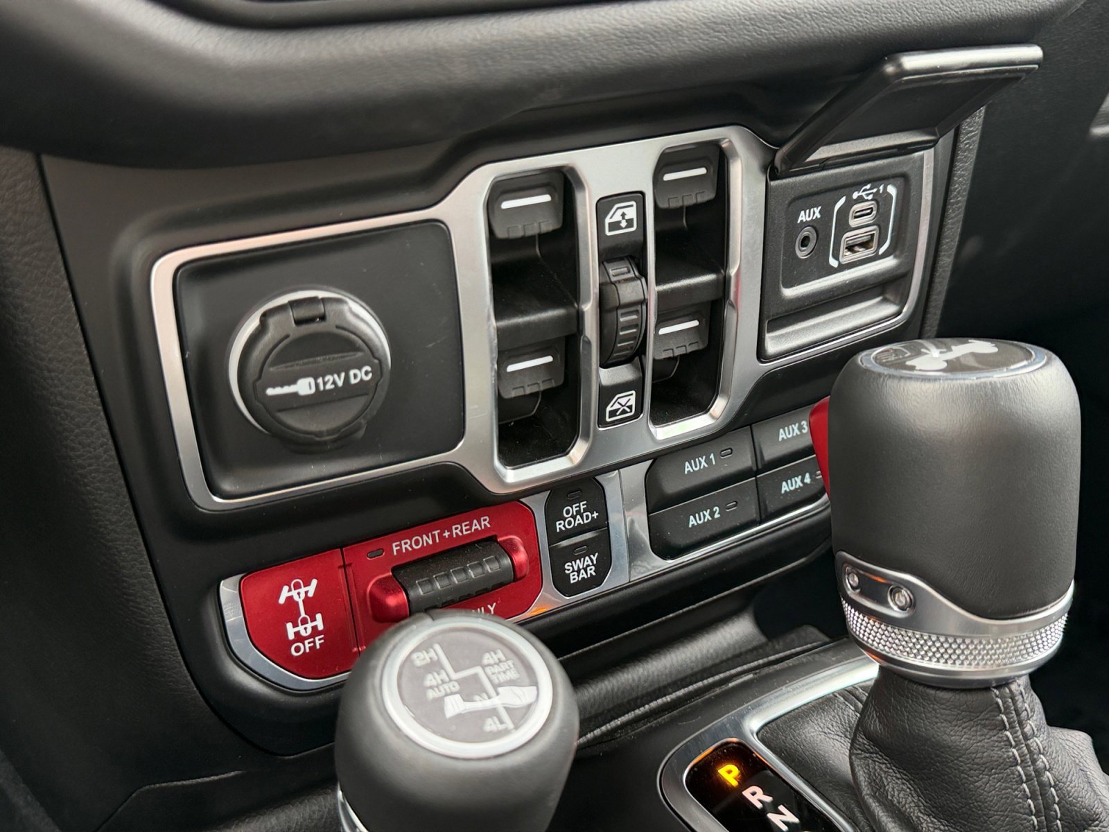 Used 2025 Jeep Wrangler Unlimited Rubicon AWD/4WD image 30