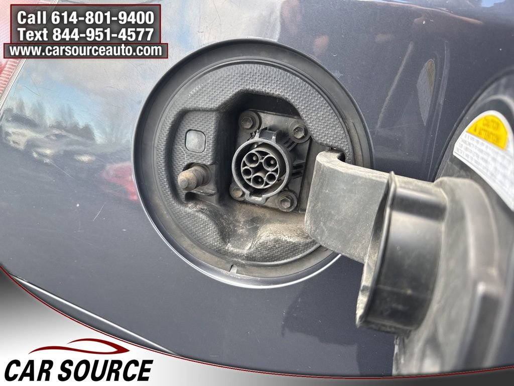 Used 2015 Toyota Prius Prime Plug-In Hybrid image 28