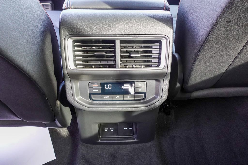 New 2026 Volkswagen Atlas Peak Edition image 28