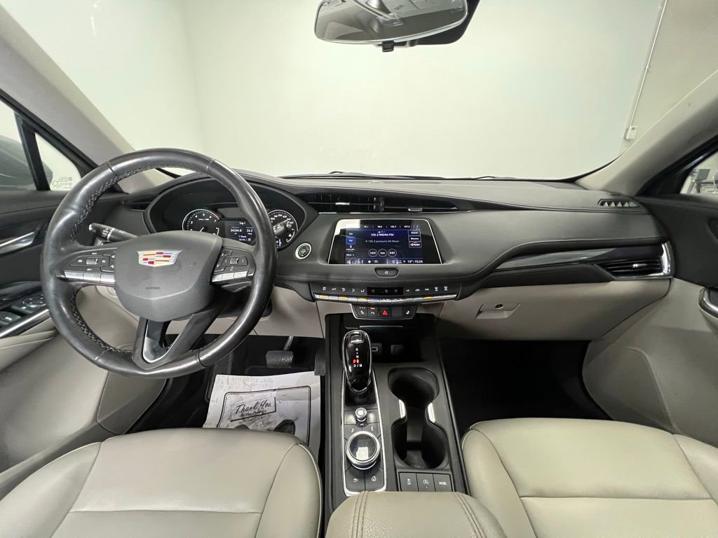 Used 2023 Cadillac XT4 Luxury w/ Trailering Package image 10