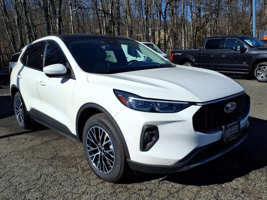 New 2024 Ford Escape SE w/ PHEV Premium Package FWD image 1