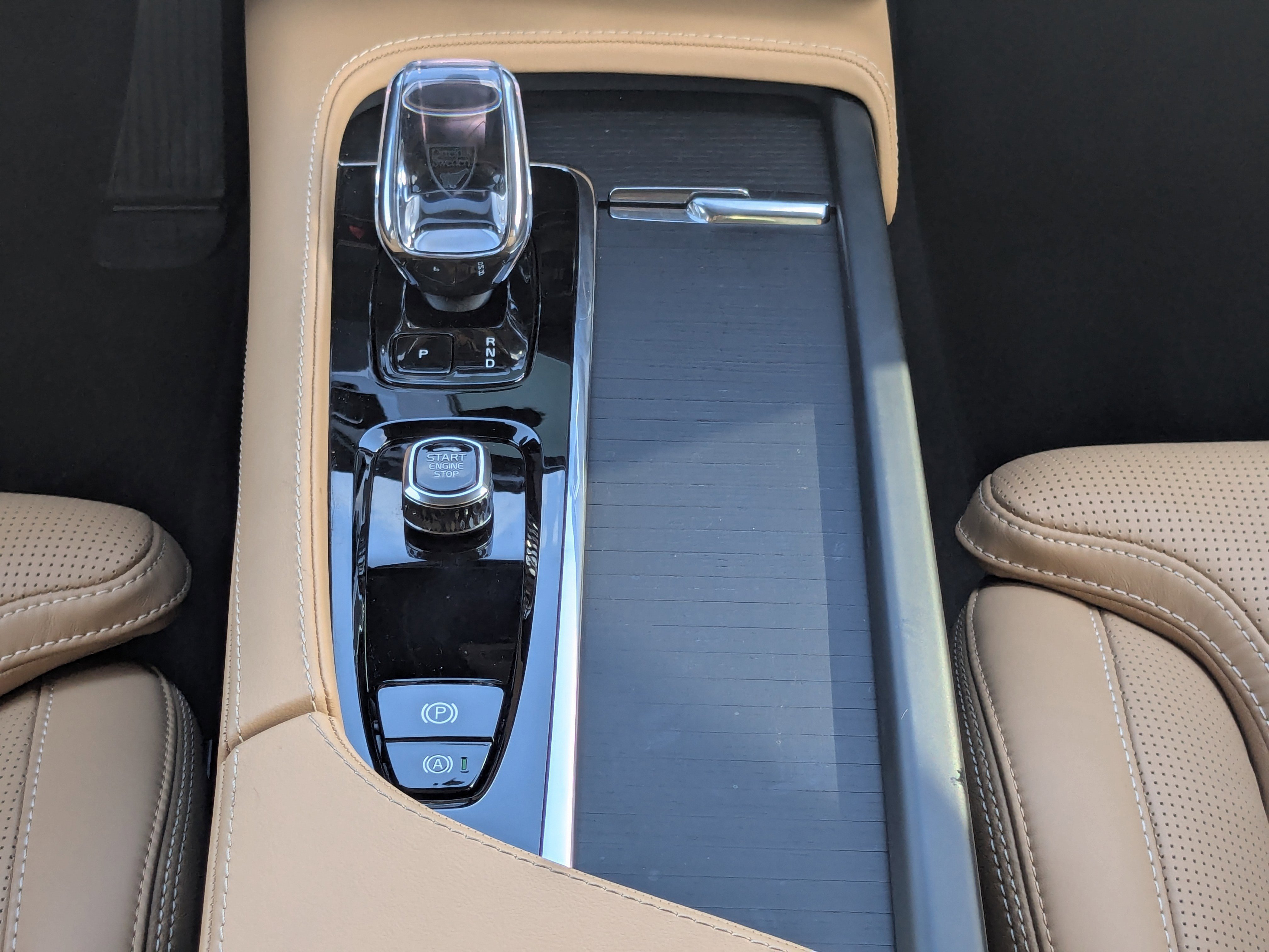 Used 2025 Volvo XC90 B6 Ultra w/ Protection Package Premier AWD/4WD image 24