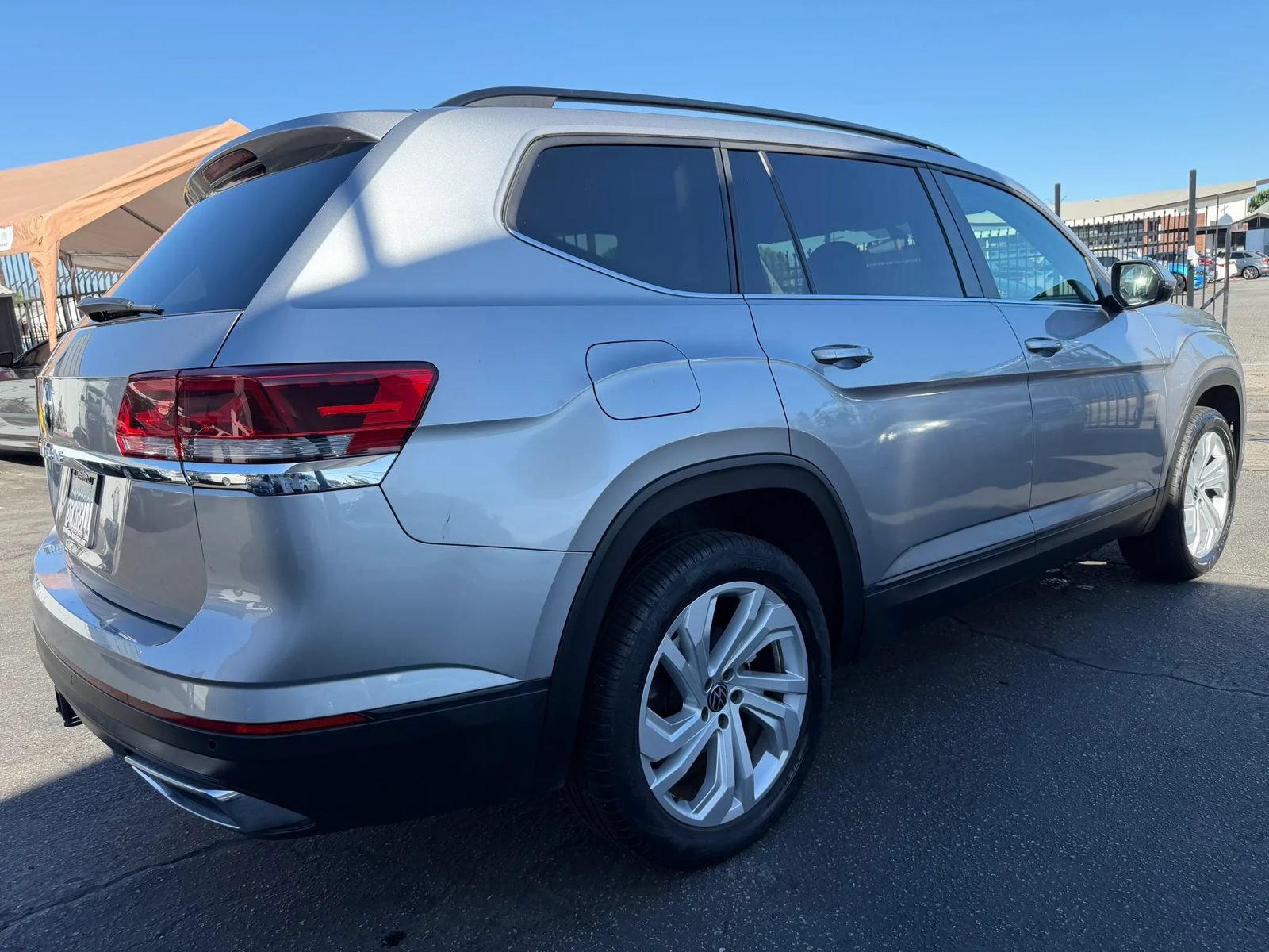 Used 2021 Volkswagen Atlas SE w/ Panoramic Sunroof Package FWD image 22