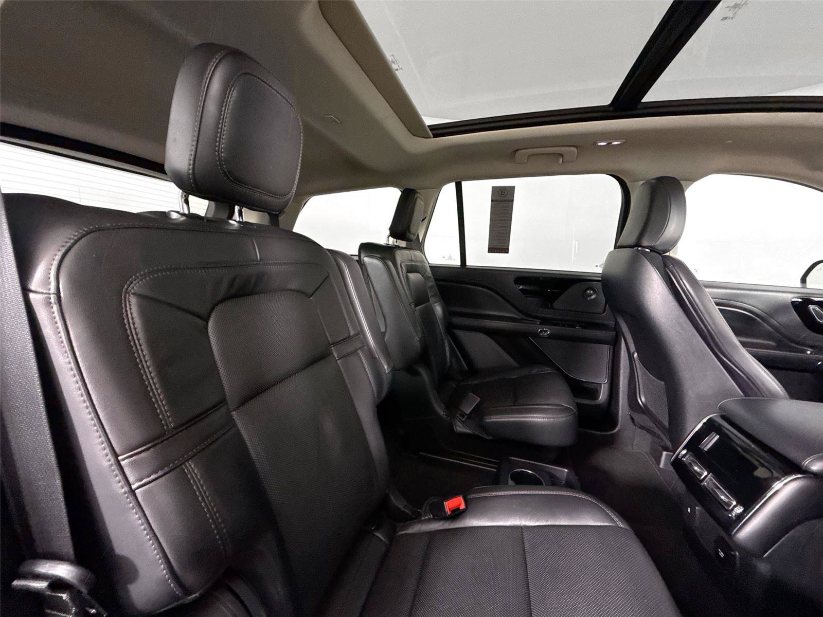 Used 2022 Lincoln Aviator Reserve AWD/4WD image 43