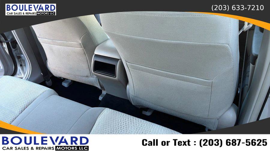 Used 2012 Toyota Camry L image 19