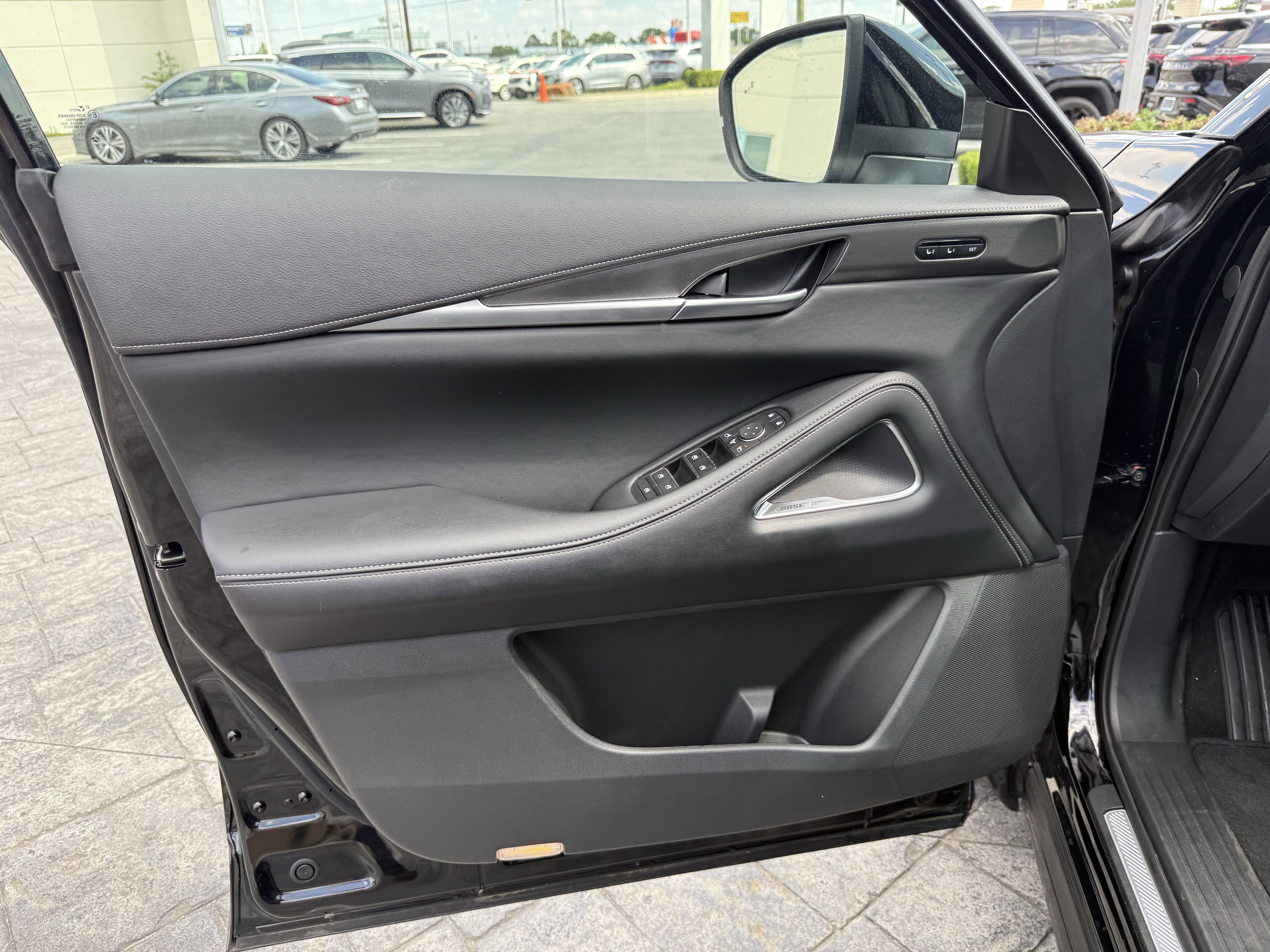 Certified 2025 INFINITI QX60 Luxe image 10