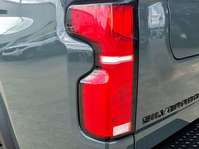 Used 2026 Chevrolet Silverado 2500 ZR2 w/ LPO, Dark Essentials Package image 10
