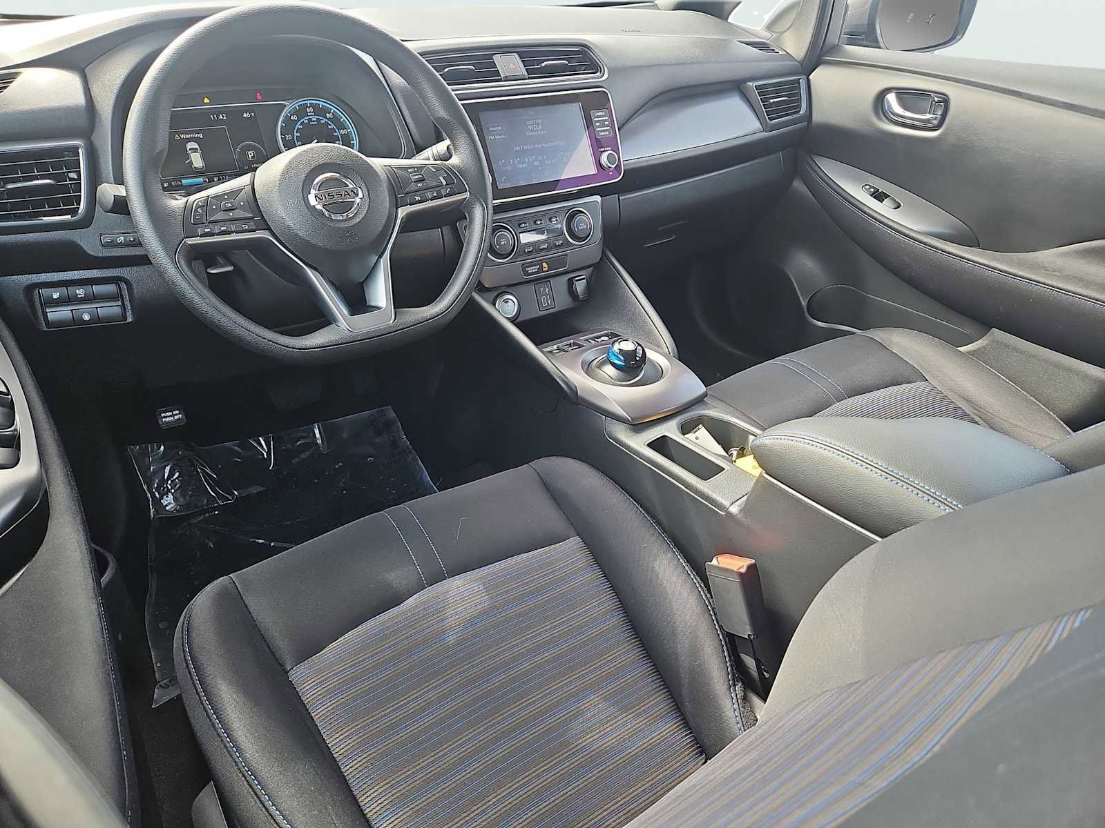 Used 2022 Nissan Leaf S image 11