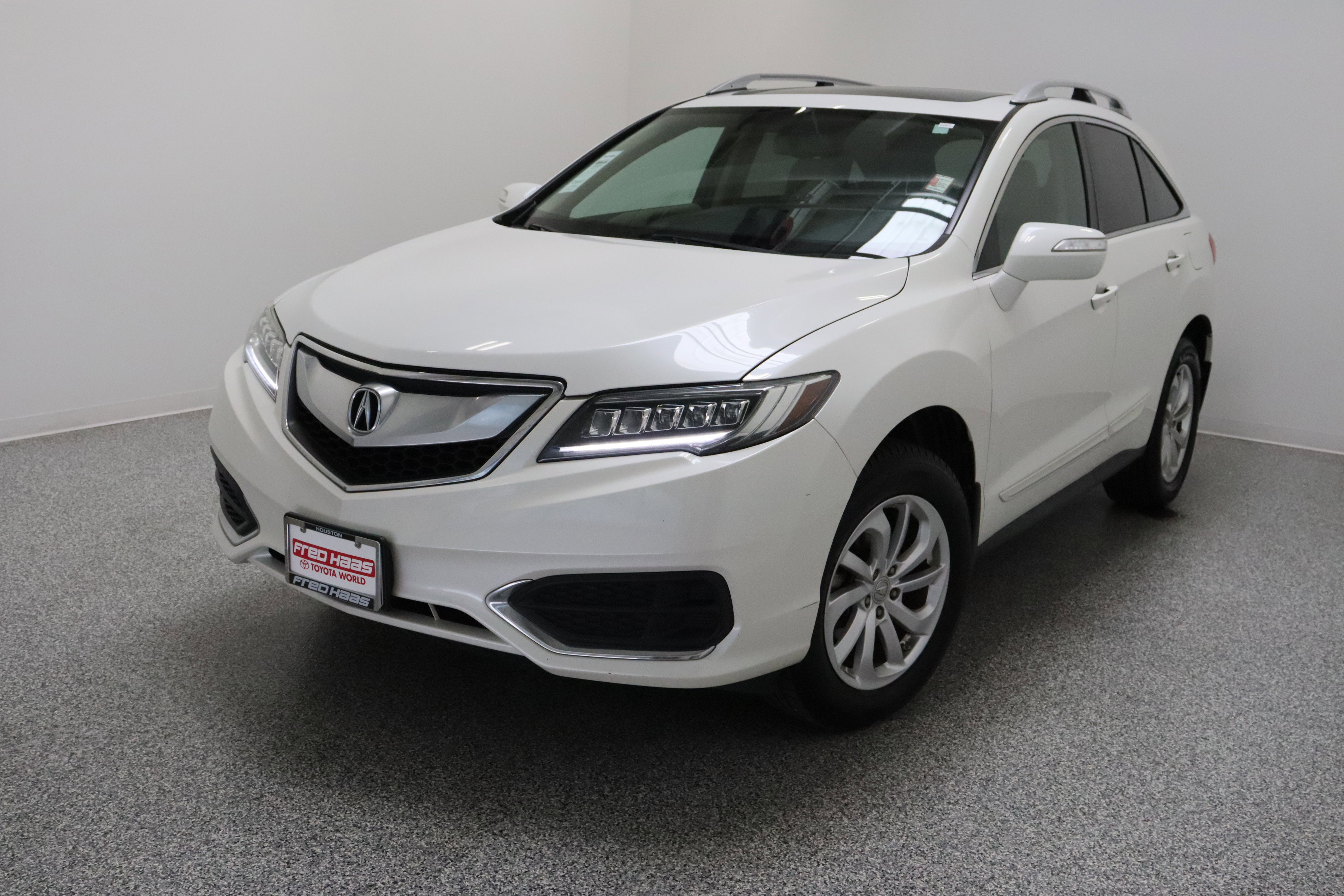 Used 2016 Acura RDX FWD w/ Technology Package image 2
