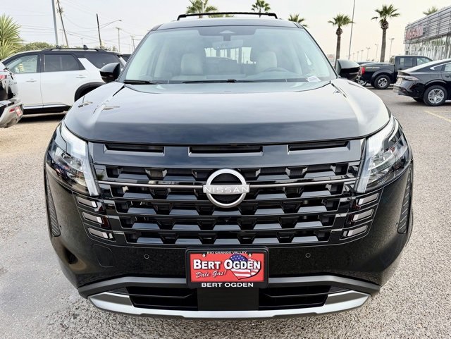 New 2026 Nissan Pathfinder SL image 2