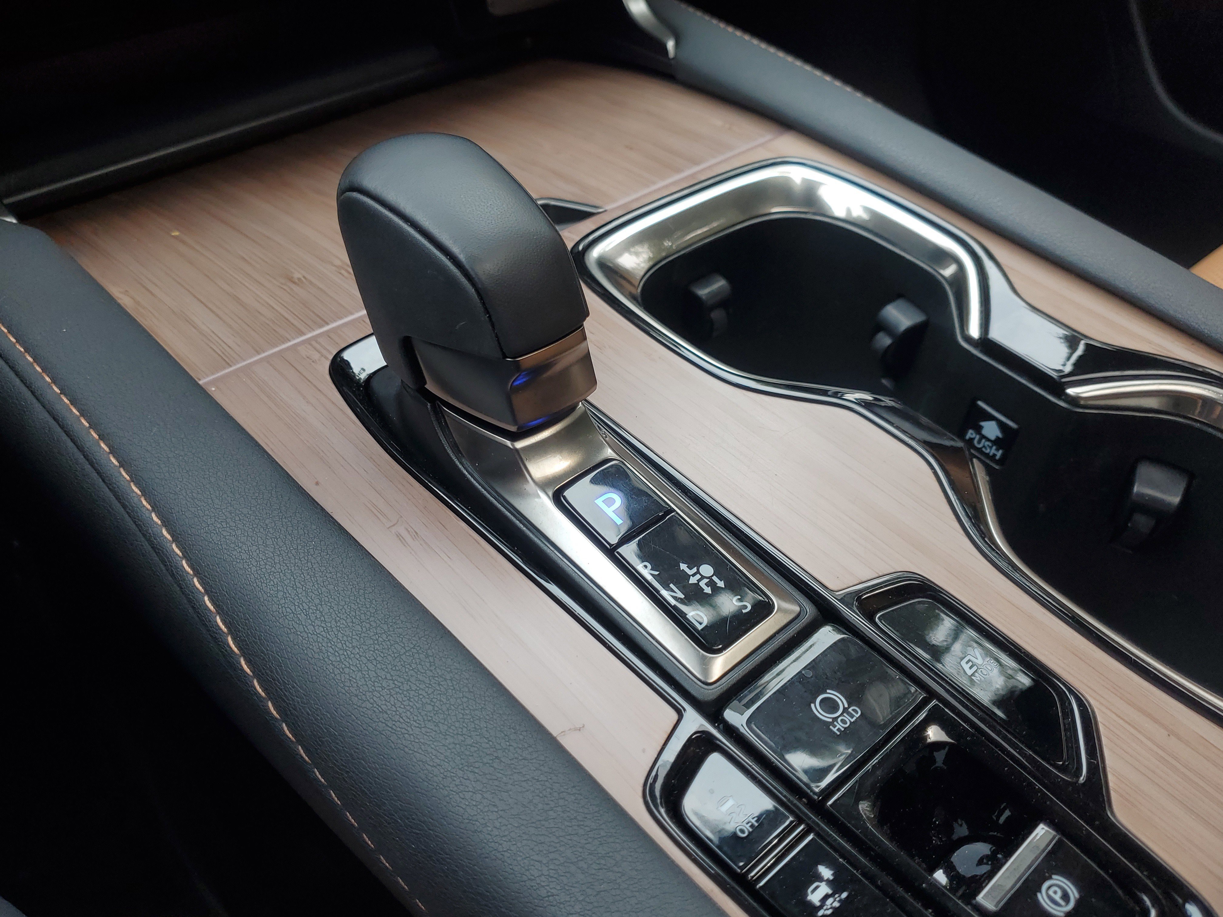 Used 2025 Lexus RX 350h w/ Accessory Package (K3) image 30