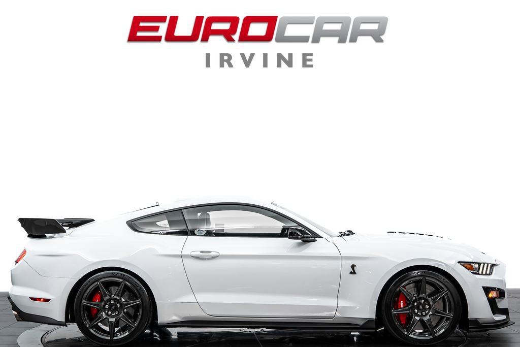 Used 2021 Ford Mustang Shelby GT500 w/ Carbon Fiber Track Pack RWD image 6